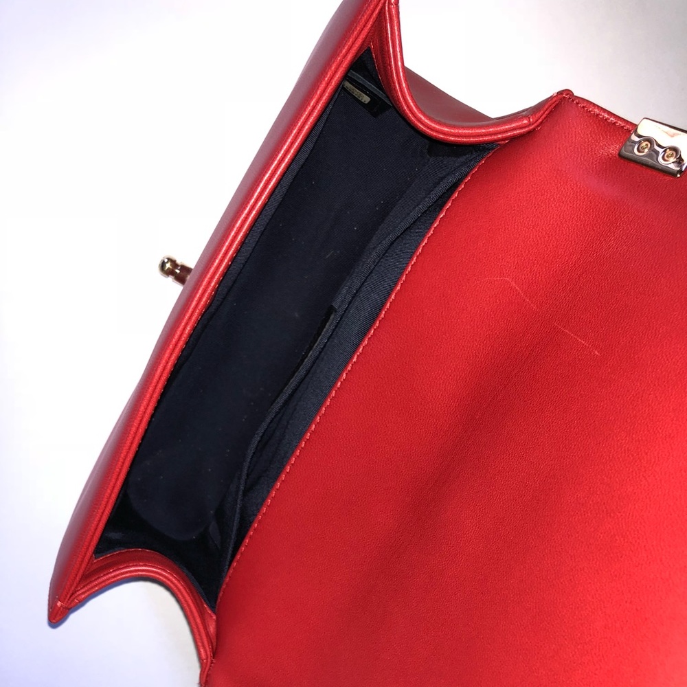 Chanel boy flap cube medium red bag - Picture 7 of 7